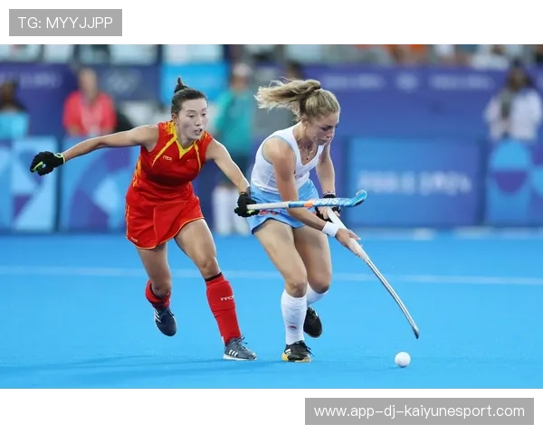 中国队在巴黎奥运会比赛中展现出快速反击战术，奥运会中国队对巴西队