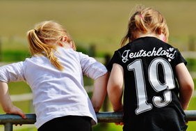 开云APP-女子100混德国健将强势闯关，德国女子健美大赛